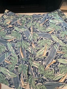Vineyard Vines Navy, Light Blue & Green Palm-Print Swim Shorts